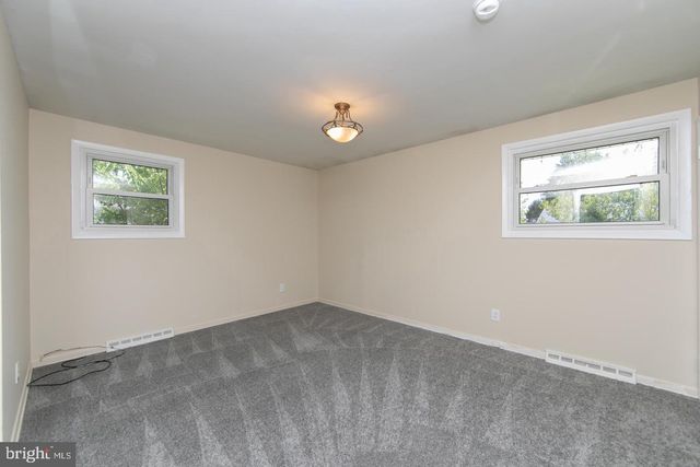 15 KNOLLWOOD DR, Cherry Hill, NJ 08002