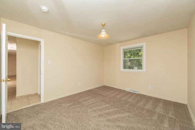 15 KNOLLWOOD DR, Cherry Hill, NJ 08002