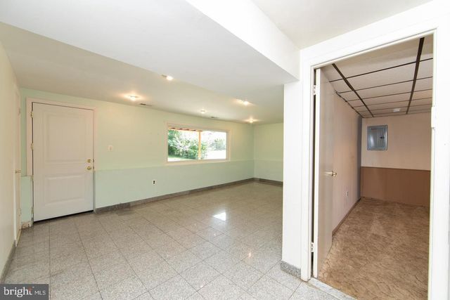 15 KNOLLWOOD DR, Cherry Hill, NJ 08002