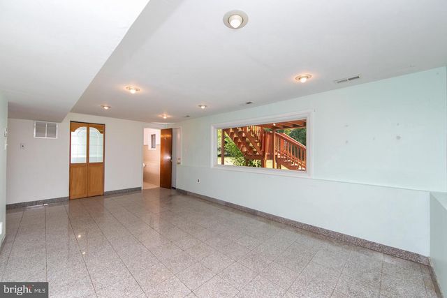 15 KNOLLWOOD DR, Cherry Hill, NJ 08002