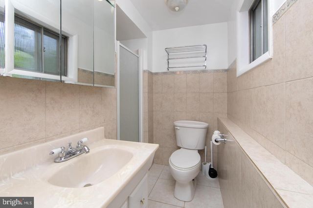 15 KNOLLWOOD DR, Cherry Hill, NJ 08002