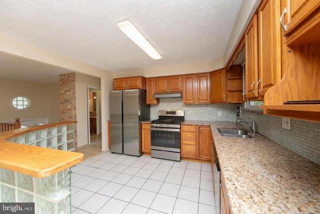 15 KNOLLWOOD DR, Cherry Hill, NJ 08002