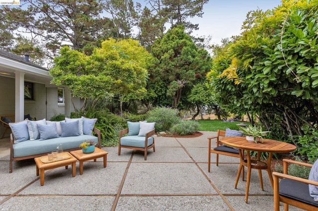 4310 Turner Ave, Oakland, CA 94605