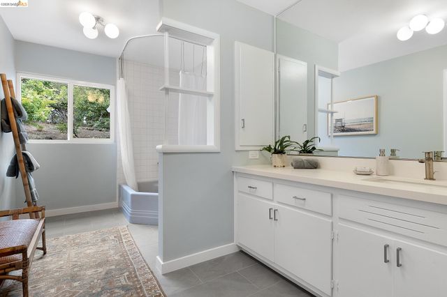 4310 Turner Ave, Oakland, CA 94605
