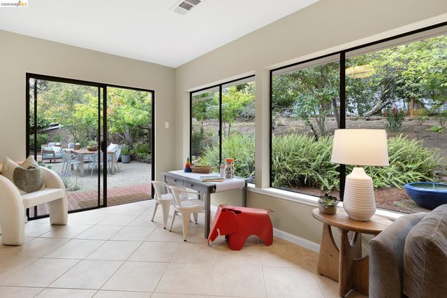 4310 Turner Ave, Oakland, CA 94605