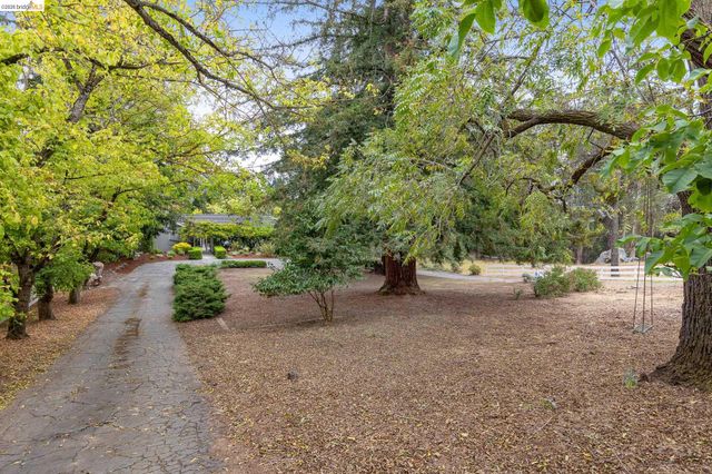 4310 Turner Ave, Oakland, CA 94605