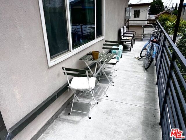 1336 W 37th Drive 3, Los Angeles, CA 90007