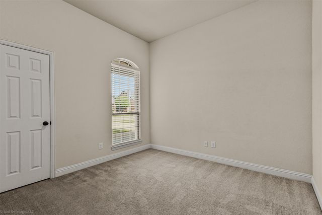 144 Birdsong Lane, Terrell, TX 75160