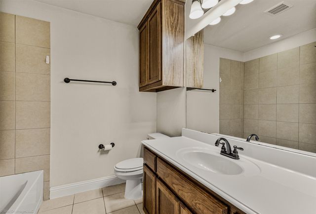 144 Birdsong Lane, Terrell, TX 75160