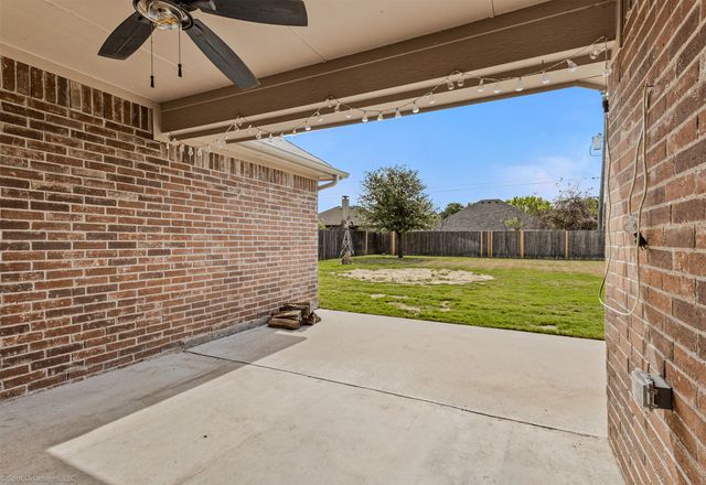 144 Birdsong Lane, Terrell, TX 75160