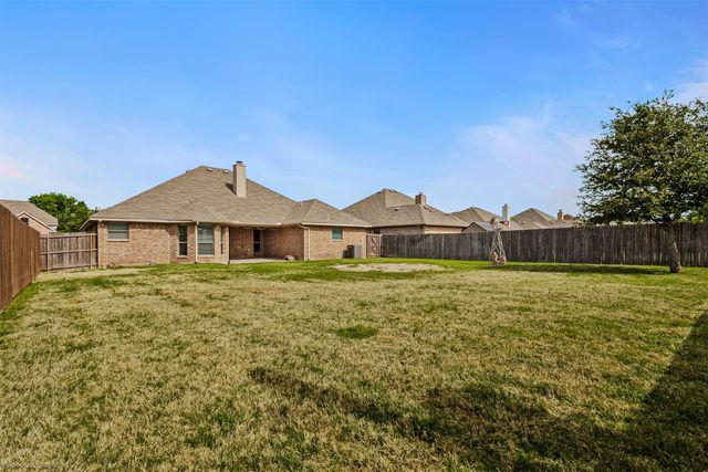 144 Birdsong Lane, Terrell, TX 75160