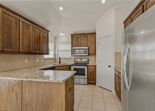 144 Birdsong Lane, Terrell, TX 75160