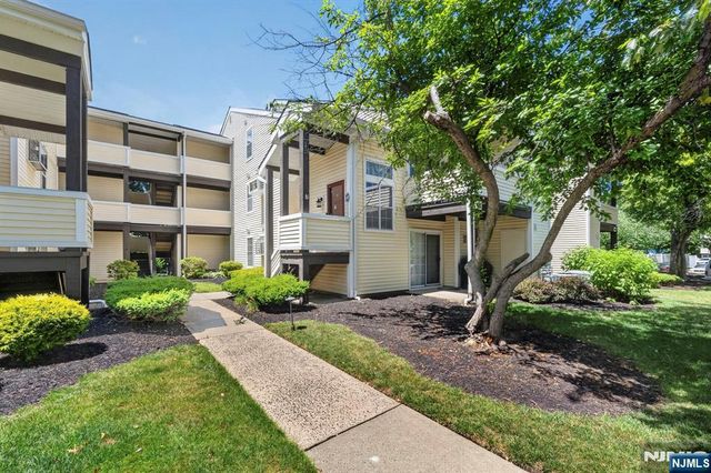 121 Country Club Drive 10, Union, NJ 07083