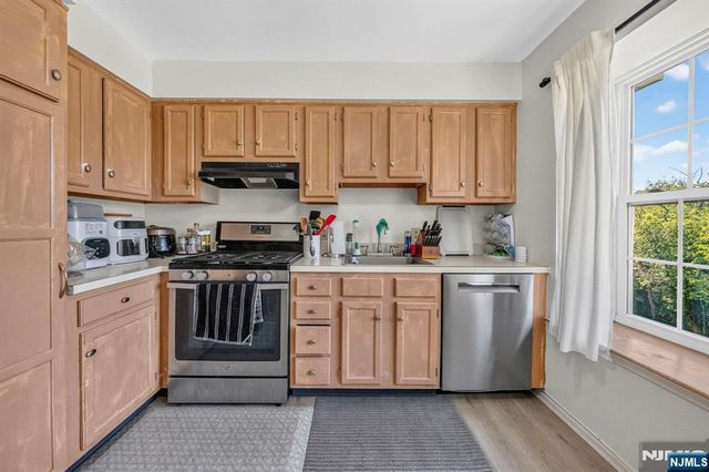 121 Country Club Drive 10, Union, NJ 07083