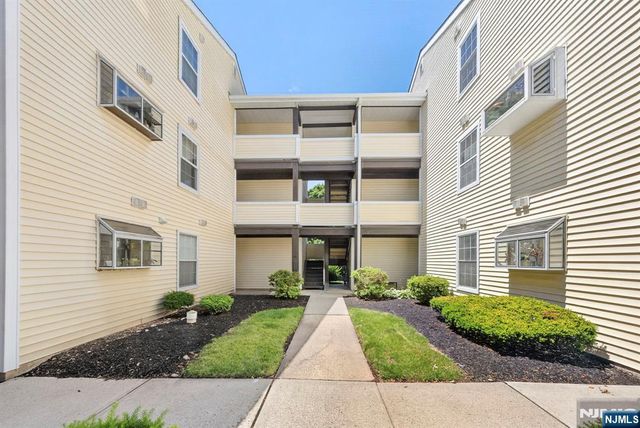 121 Country Club Drive 10, Union, NJ 07083