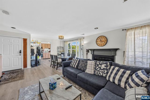 121 Country Club Drive 10, Union, NJ 07083