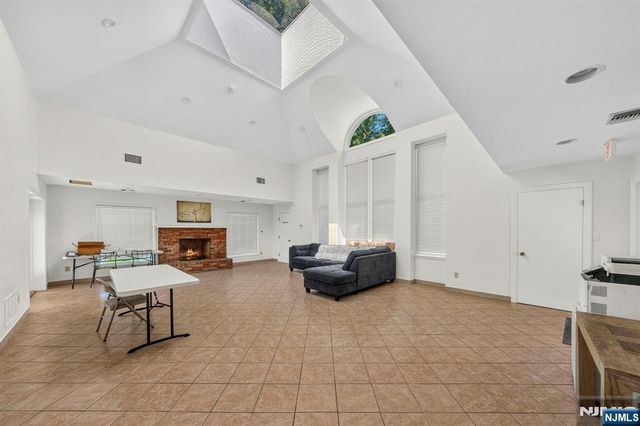 121 Country Club Drive 10, Union, NJ 07083