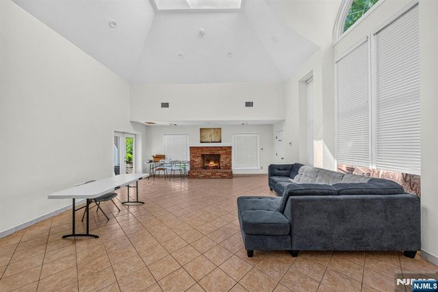 121 Country Club Drive 10, Union, NJ 07083