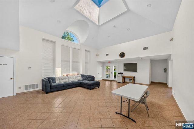 121 Country Club Drive 10, Union, NJ 07083