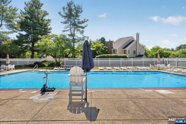 121 Country Club Drive 10, Union, NJ 07083