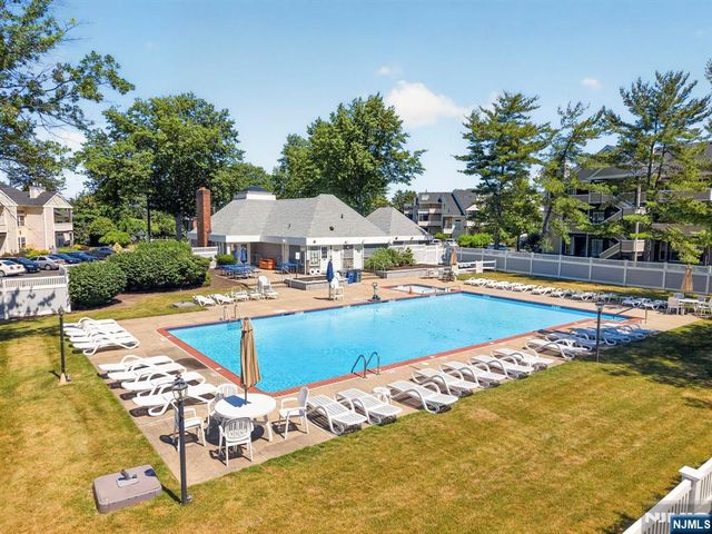 121 Country Club Drive 10, Union, NJ 07083