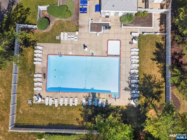 121 Country Club Drive 10, Union, NJ 07083