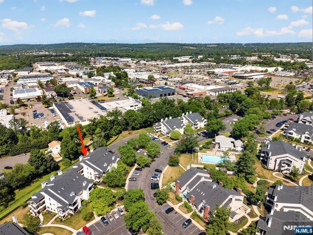 121 Country Club Drive 10, Union, NJ 07083
