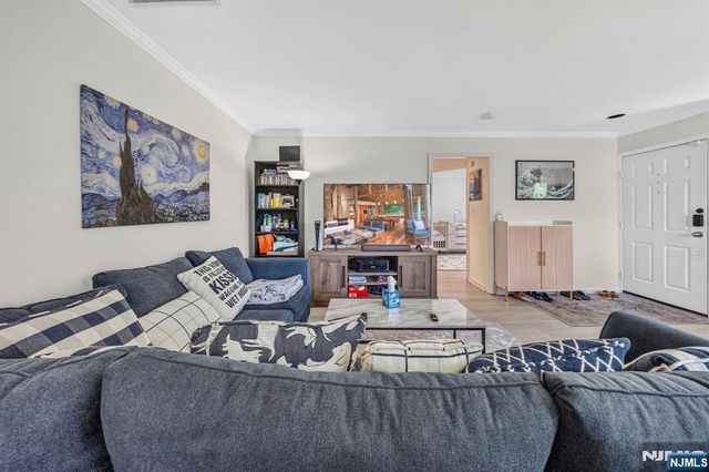 121 Country Club Drive 10, Union, NJ 07083