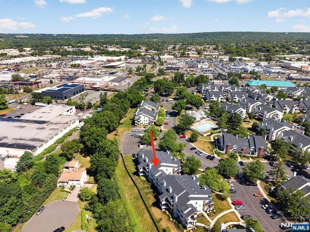 121 Country Club Drive 10, Union, NJ 07083