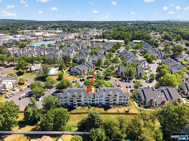 121 Country Club Drive 10, Union, NJ 07083