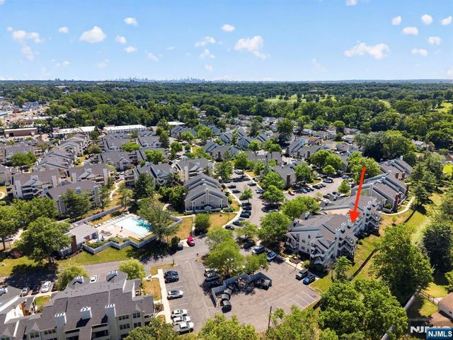 121 Country Club Drive 10, Union, NJ 07083