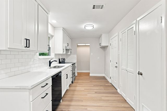 2730 Ridgewood Street, Irving, TX 75062