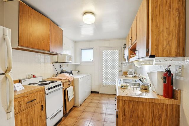 38025 13TH AVENUE, Zephyrhills, FL 33542