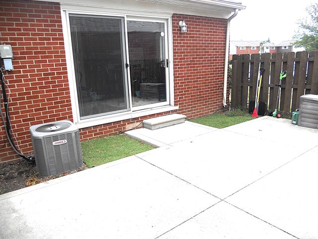 8214 Farnum Avenue, Warren, MI 48093
