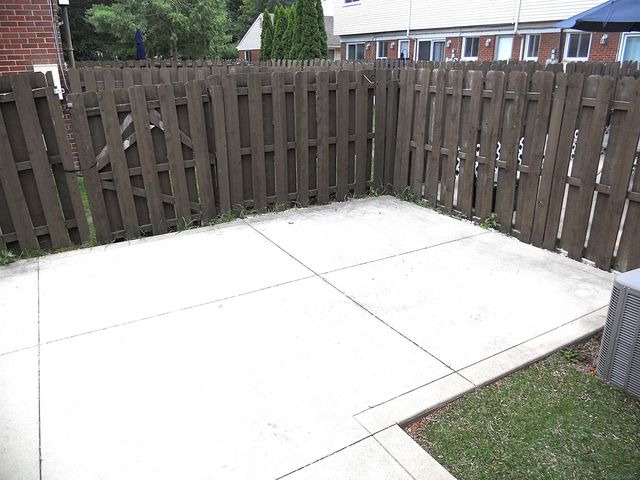 8214 Farnum Avenue, Warren, MI 48093
