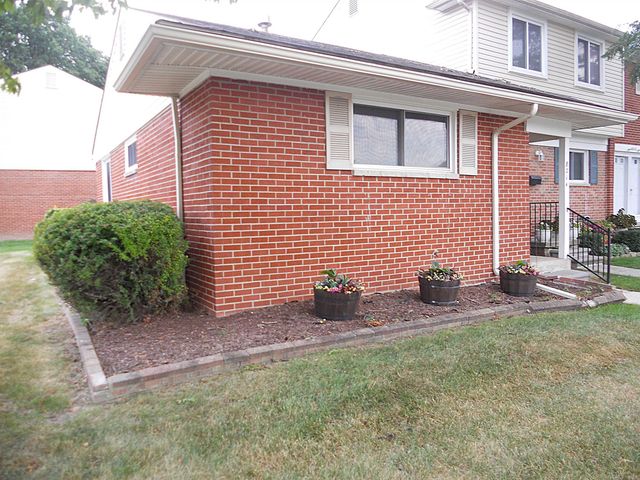 8214 Farnum Avenue, Warren, MI 48093