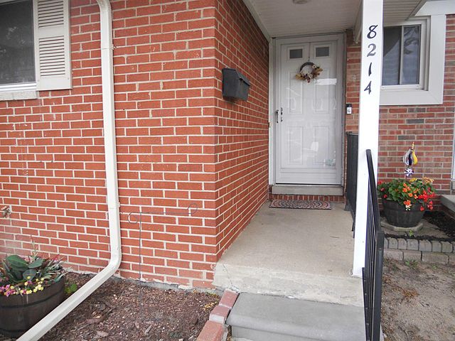8214 Farnum Avenue, Warren, MI 48093
