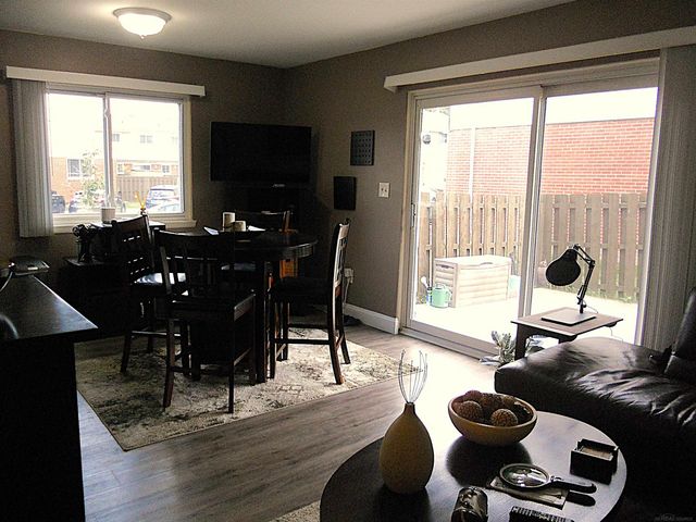 8214 Farnum Avenue, Warren, MI 48093