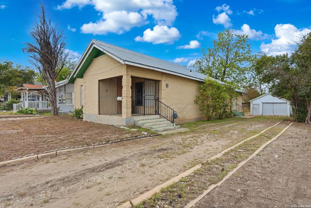 2437 E Houston St, San Antonio, TX 78202