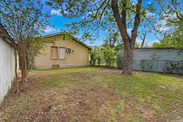 2437 E Houston St, San Antonio, TX 78202