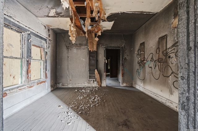 2437 E Houston St, San Antonio, TX 78202