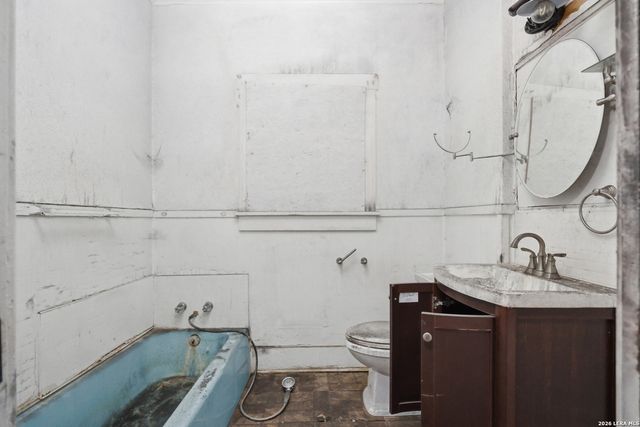 2437 E Houston St, San Antonio, TX 78202