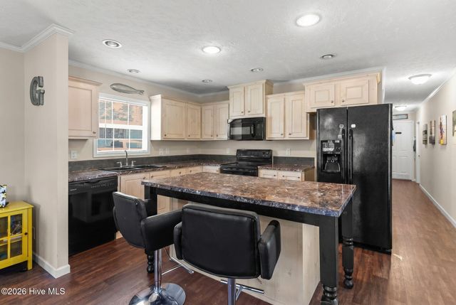 2262 W Tanglewood Drive SW, Supply, NC 28462