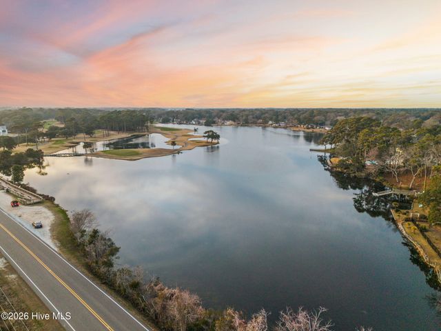 2262 W Tanglewood Drive SW, Supply, NC 28462