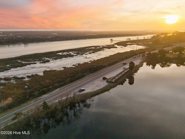 2262 W Tanglewood Drive SW, Supply, NC 28462