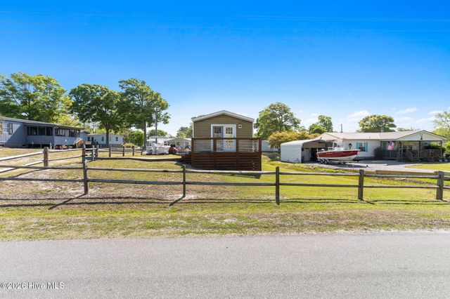 2262 W Tanglewood Drive SW, Supply, NC 28462