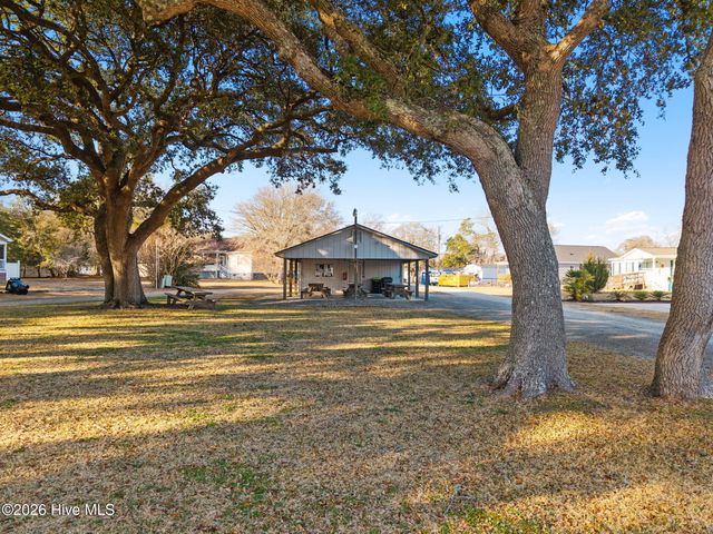 2262 W Tanglewood Drive SW, Supply, NC 28462