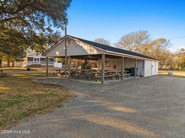 2262 W Tanglewood Drive SW, Supply, NC 28462