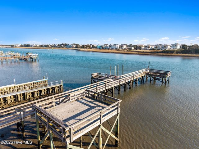 2262 W Tanglewood Drive SW, Supply, NC 28462