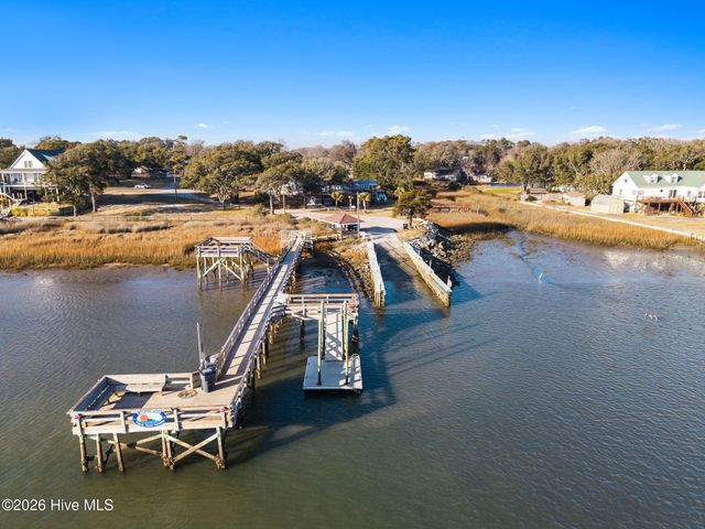 2262 W Tanglewood Drive SW, Supply, NC 28462